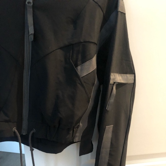 Gymshark Cropped Jacket - Picture 4 of 5